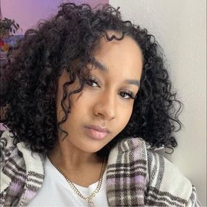 Meet your Posher, Vera